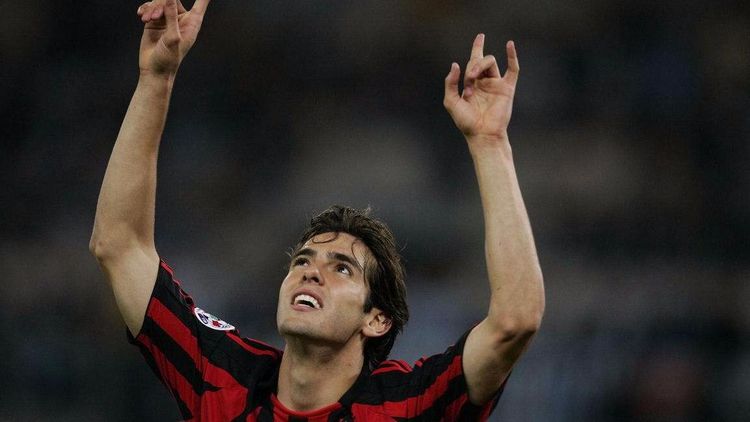 阿扎伦卡回归赛场，高光表现首场状态亮眼，曼联观众沸腾！(阿扎伦卡夺冠)