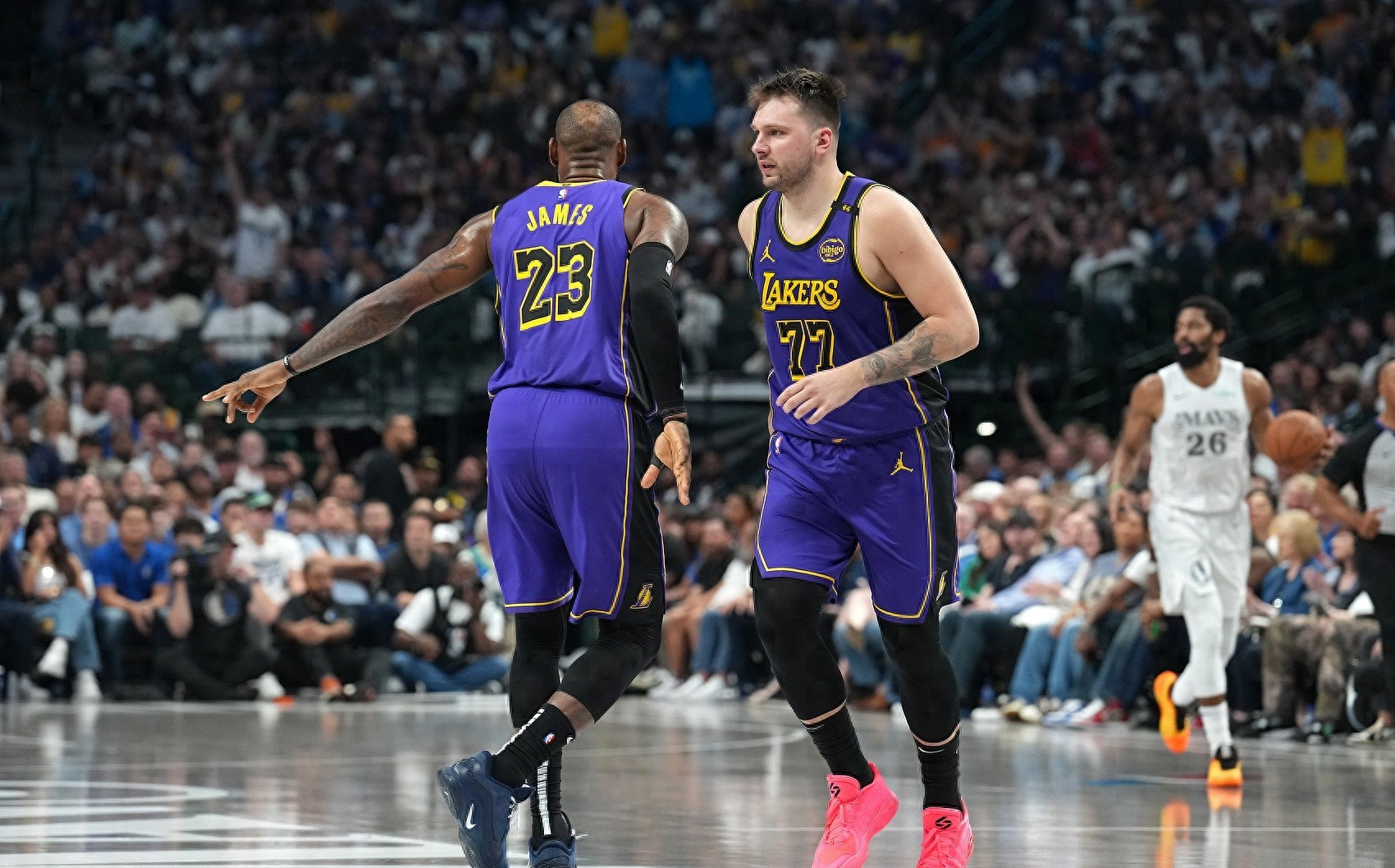 关键时刻突围战来临；洛杉矶湖人围绕欧联再遭质疑；质疑声仍在；更衣室氛围转暖的简单介绍开云棋牌